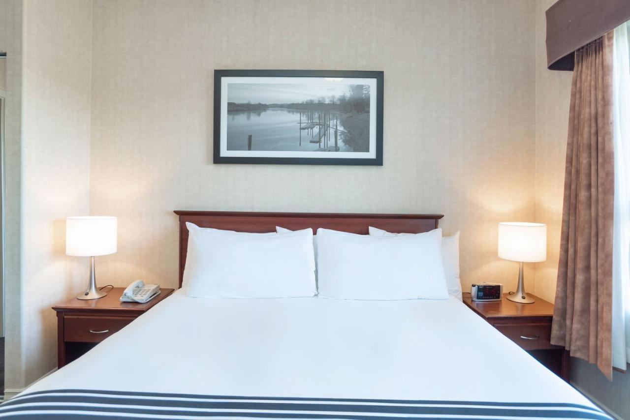 Sandman Suites Surrey - Guildford Екстер'єр фото