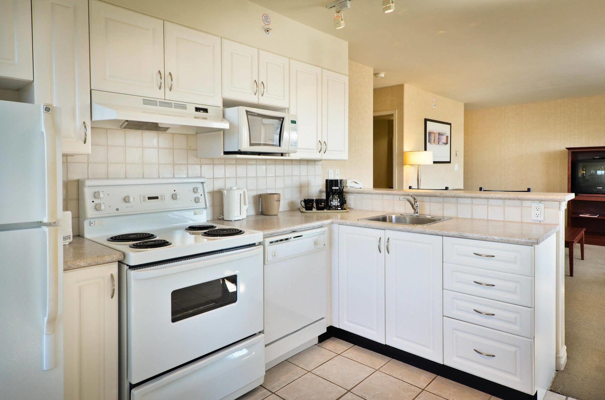 Sandman Suites Surrey - Guildford Екстер'єр фото