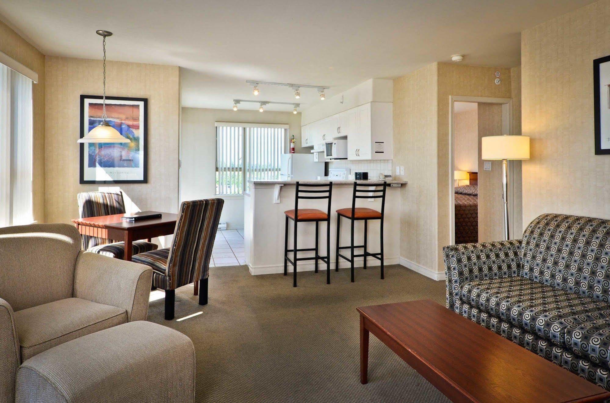 Sandman Suites Surrey - Guildford Екстер'єр фото